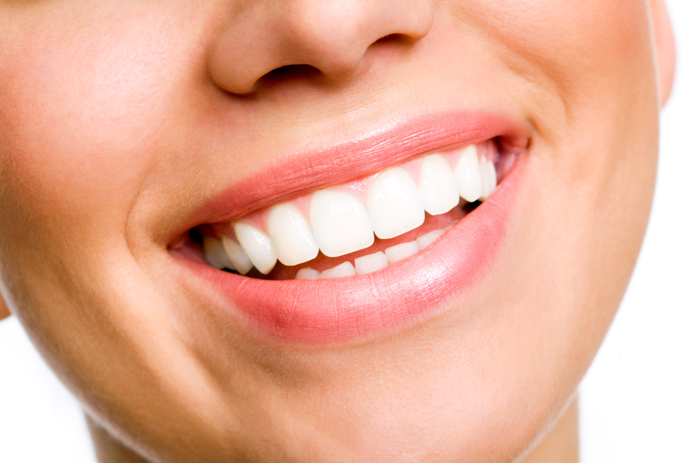 Nahansicht lächelnde Frau mit weißen Zähnen